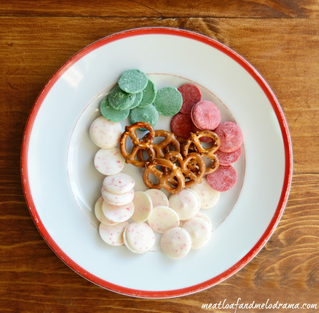 Chocolate Dipped Christmas Pretzels - Meatloaf and Melodrama