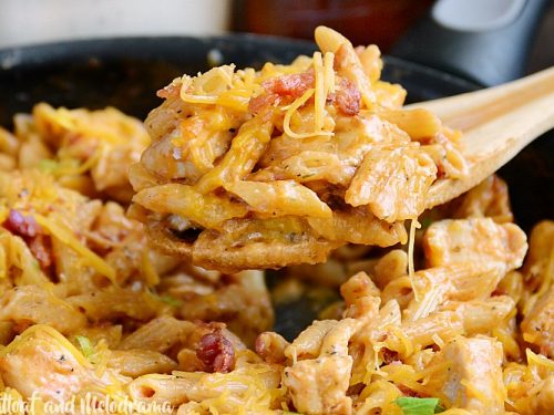 One Pot BBQ Chicken Bacon Ranch Pasta - Meatloaf and Melodrama