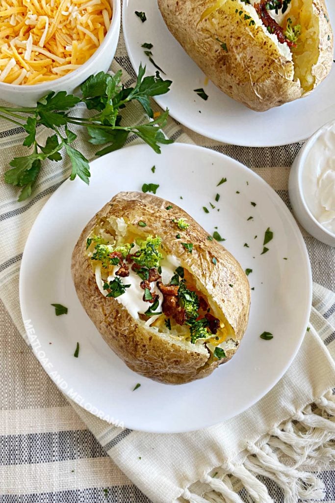 10-Minute Microwave Baked Potatoes - Family Food on the Table