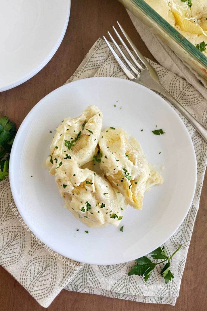 Chicken Alfredo Stuffed Shells - Meatloaf And Melodrama