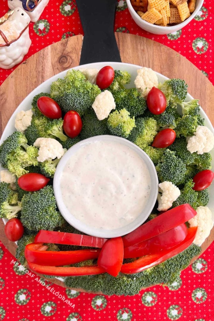 Christmas Wreath Vegetable Platter - Meatloaf and Melodrama