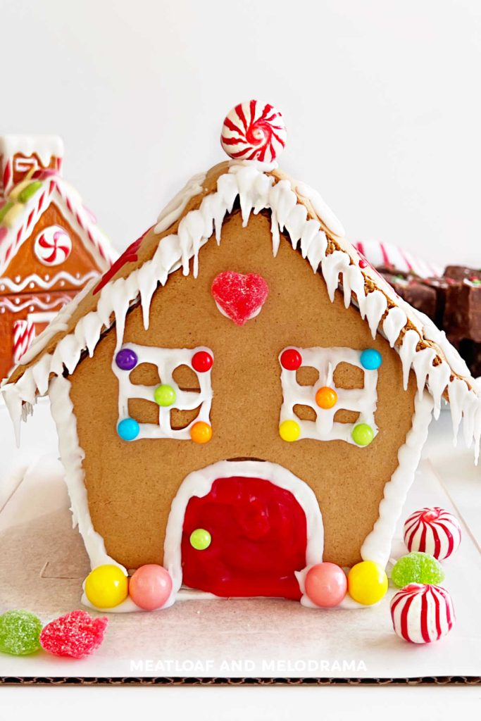 How to Host a Gingerbread House Party - Meatloaf and Melodrama
