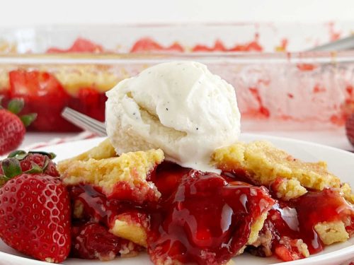 Strawberry Dump Cake - 3 Ingredient Dessert Recipe! - Mom Foodie