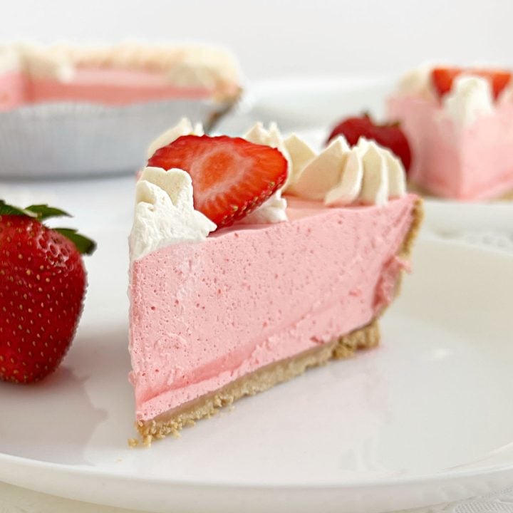 No Bake Strawberry Jello Pie - Meatloaf and Melodrama