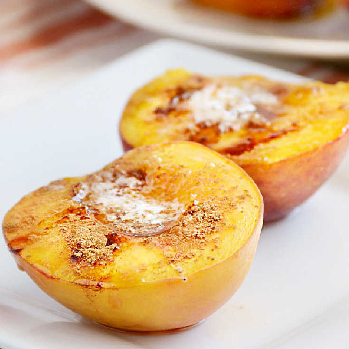 Caramelized Baked Peaches {With Cinnamon} - CakeWhiz