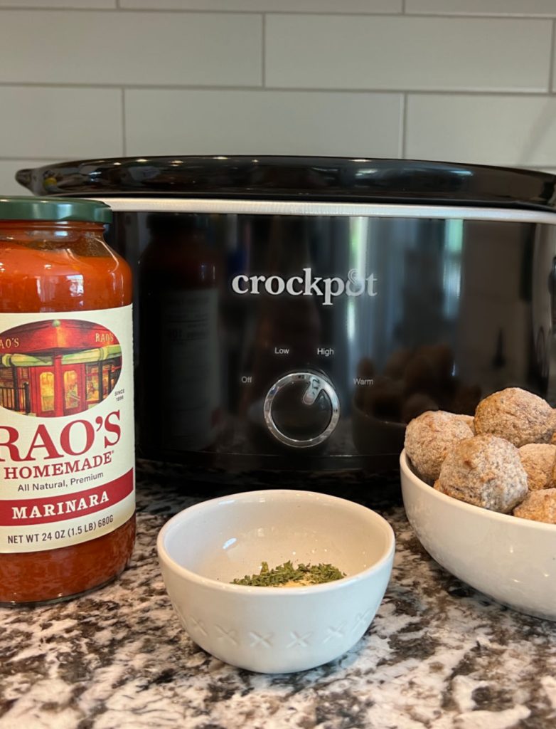 S/O to my Lil' Dipper pot. Love the simplicity of it, just plug & play.  Freezer precooked meatballs with a splash of marinara make for perfect  meatball subs. Will post an update
