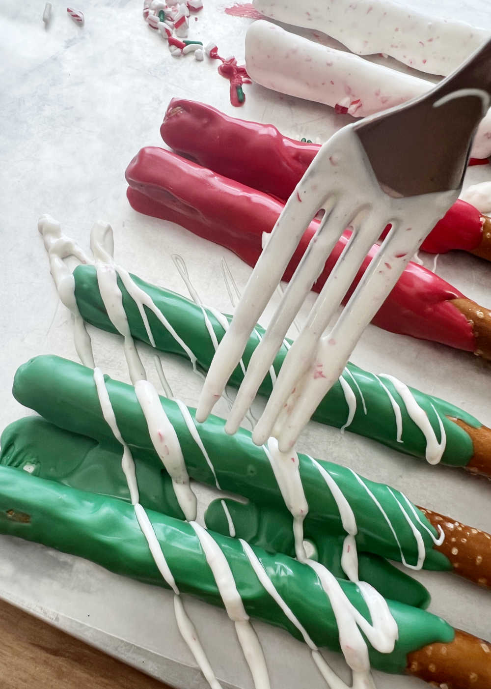 Christmas Pretzel Rods Recipe Meatloaf And Melodrama   Christmas Pretzel Rods Drizzle 