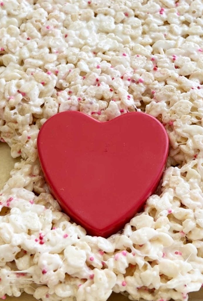 Valentine Rice Krispie Treats Hearts - Fantabulosity