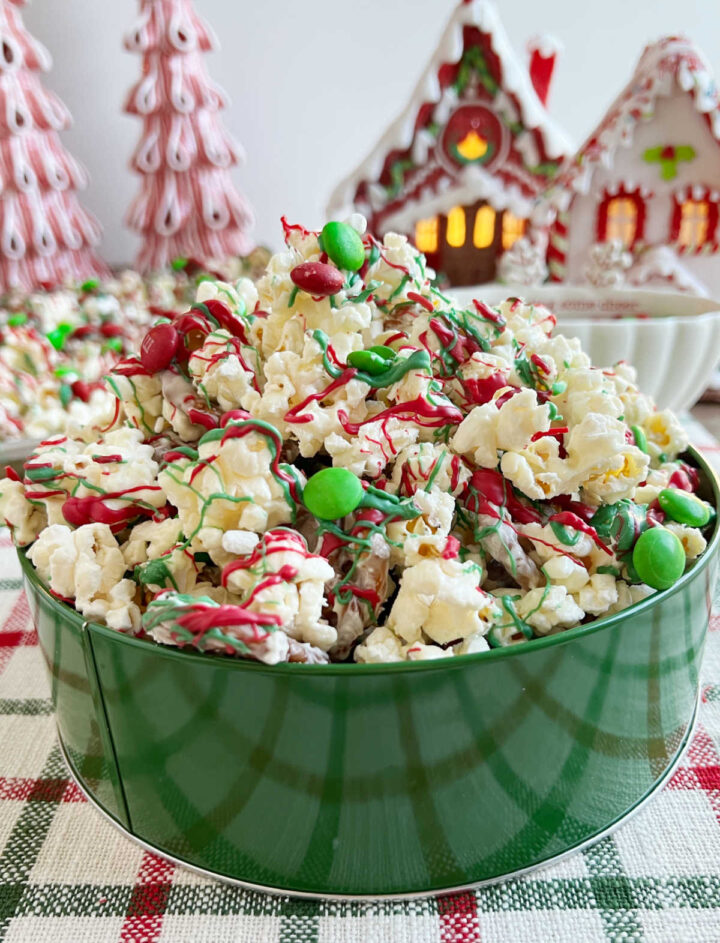 Christmas Crunch Snack Mix - Meatloaf and Melodrama