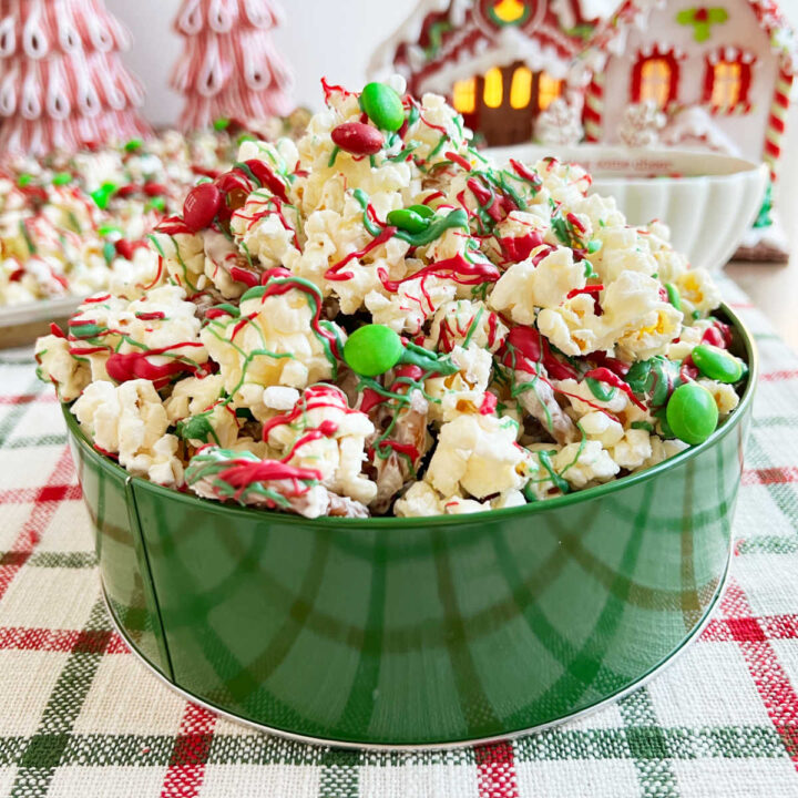 Christmas Crunch Snack Mix - Meatloaf and Melodrama