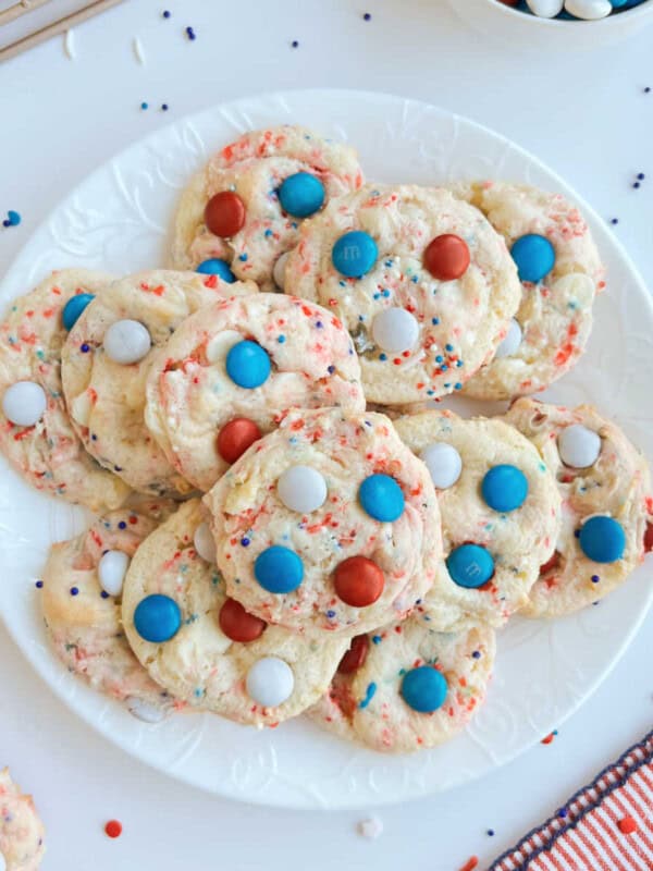 plate of 4th of July cookies.