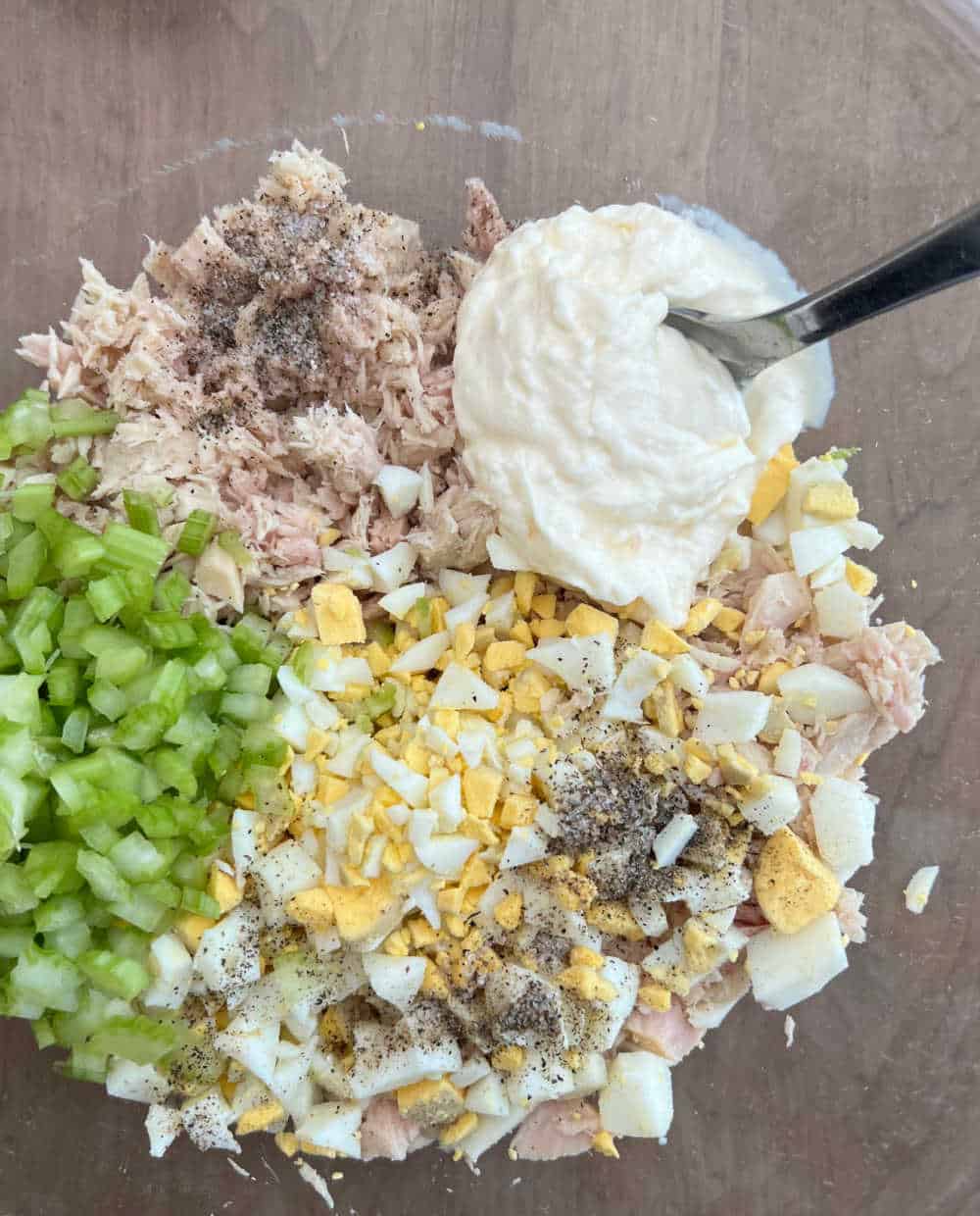 mix tuna salad ingredients in large mixing bowl.