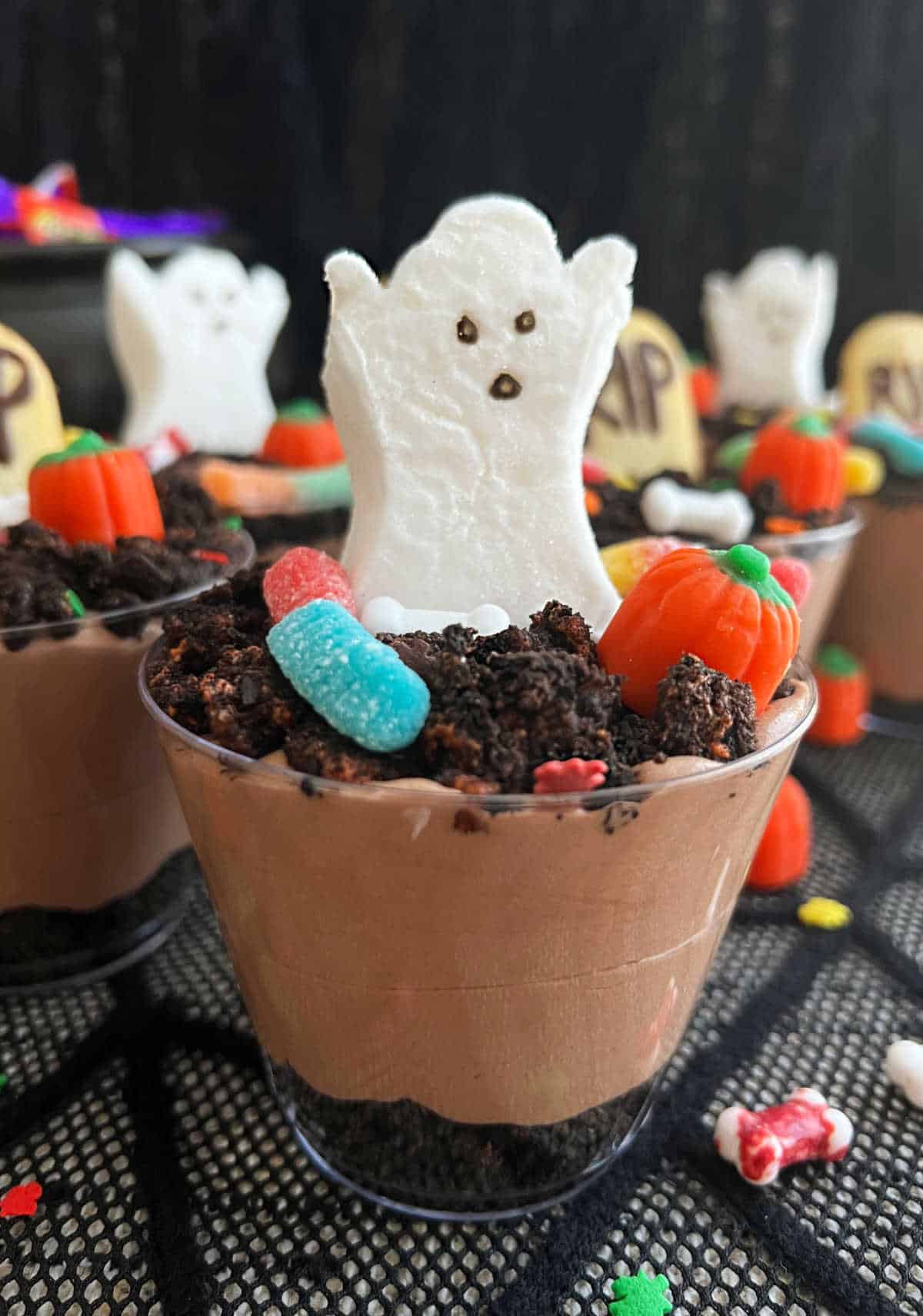 halloween dirt pudding cups with marshmallow ghost.