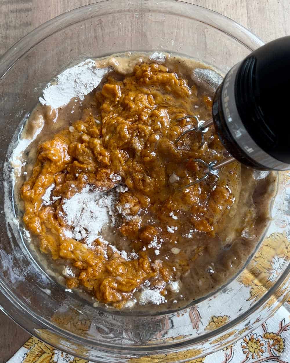 mix pumpkin and other ingredients with electric mixer in large bowl.